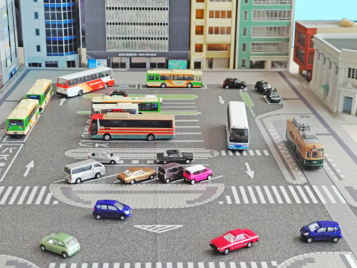 【限定特典:駅前ロータリー&路面電車電停シート】Nゲージ大図鑑2025 NEW MODEL SPECIAL
