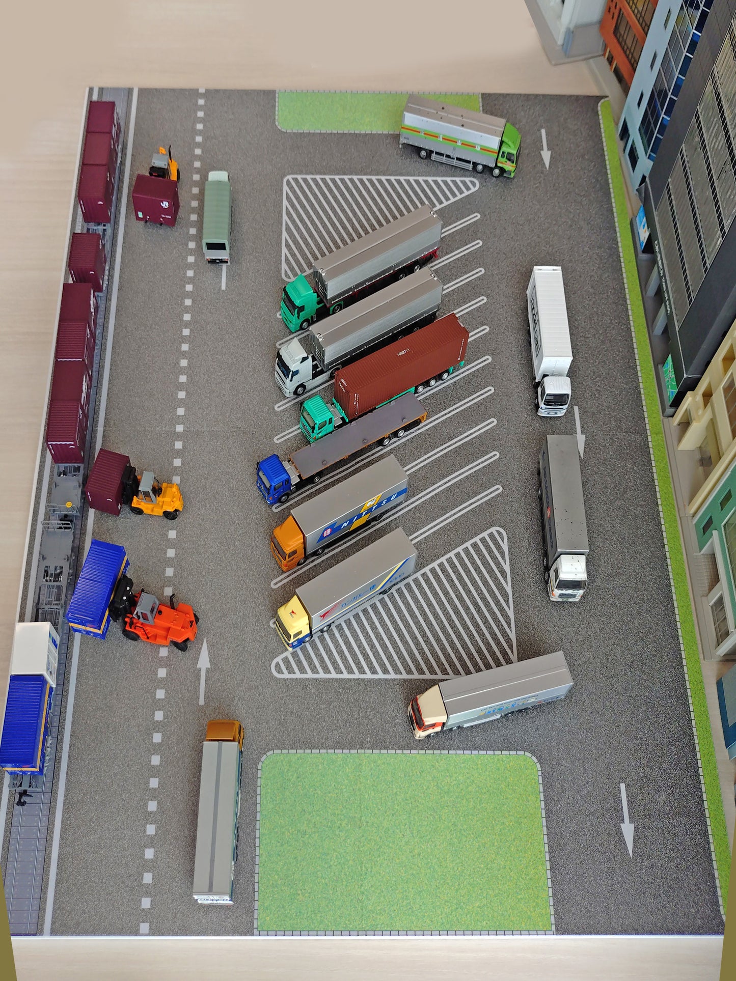 【限定特典:駅前ロータリー&路面電車電停シート】Nゲージ大図鑑2025 NEW MODEL SPECIAL