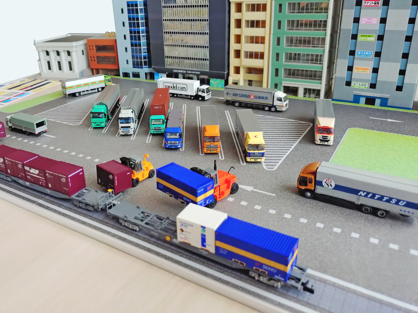 【限定特典：駅前ロータリー＆路面電車電停シート】Ｎゲージ大図鑑2025 NEW MODEL SPECIAL